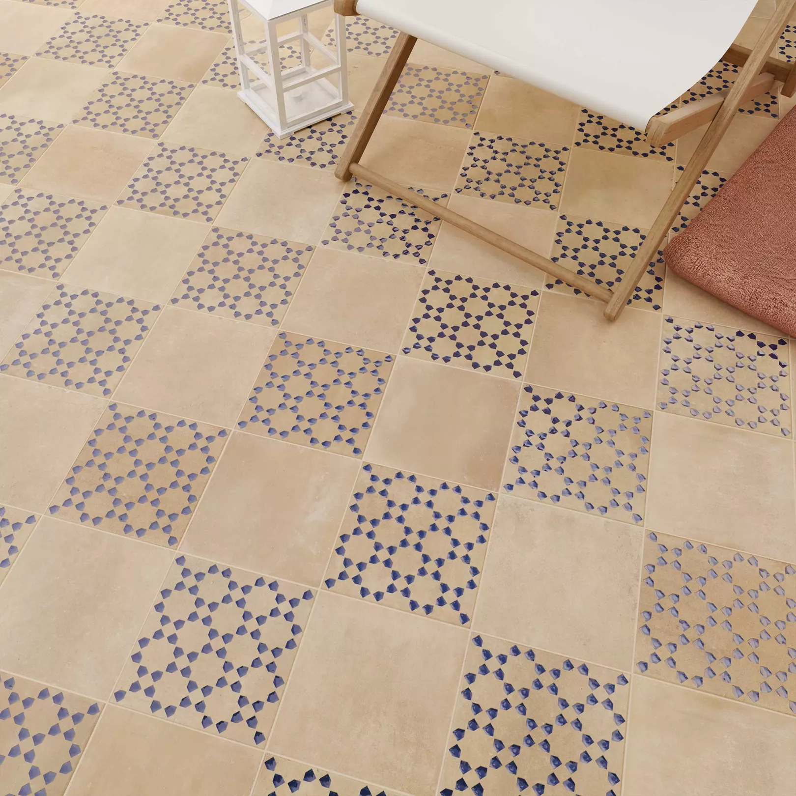 grès cérame BEJMAT DECOR Biscuit Azur 15x15cm (50%) + BEJMAT Biscuit Matt 15x15cm (50%) (pose en damier)