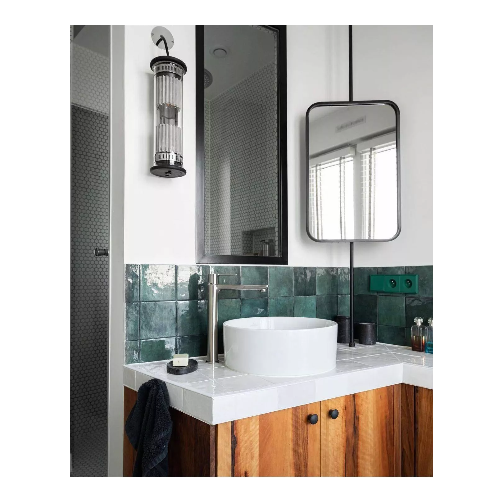 faience ARTISAN Moss Green 13,2x13,2cm
projet: Olivia de Revel 
crédit photo: Smilzz France