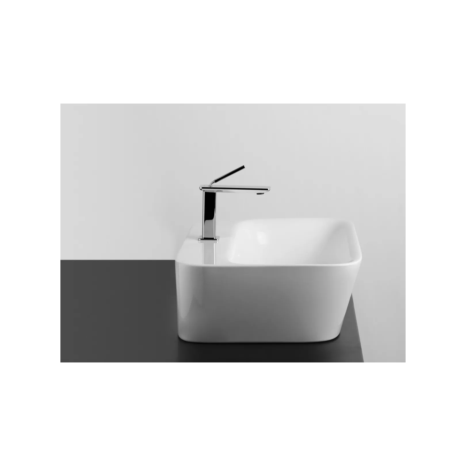 Vasque suspendu (murale)  SOUL 55x42 Hauteur 18cm     