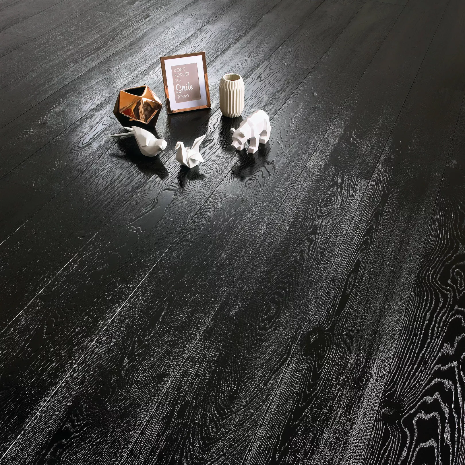 Parquet chêne CARBONE massif et semi-massif, Vernis Brillant 815 ou Mat 918